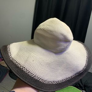 Nine West Beach Hat